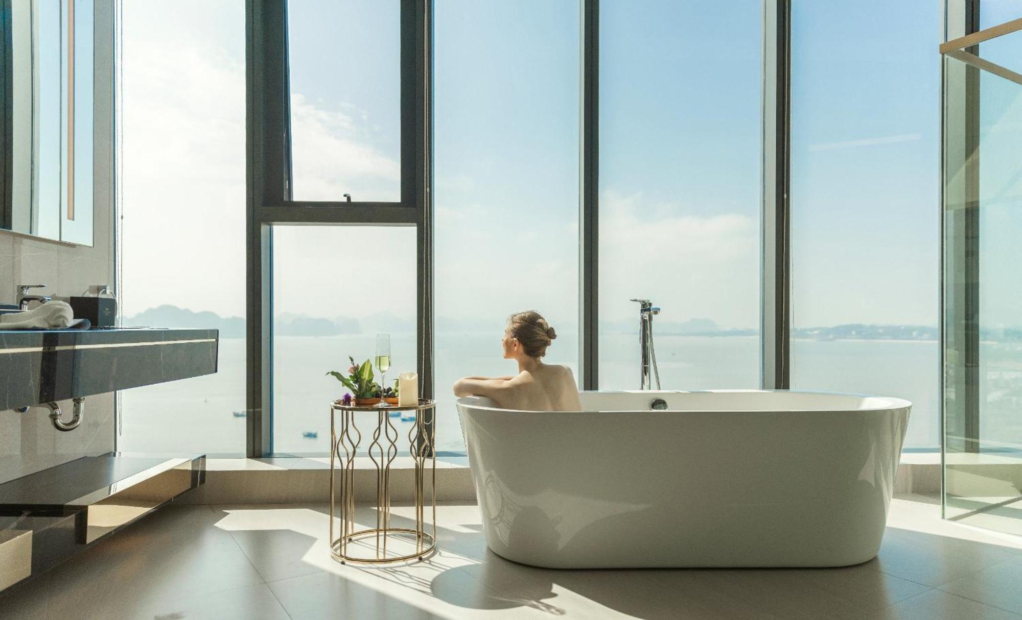 Radisson Blu Bay Халонг