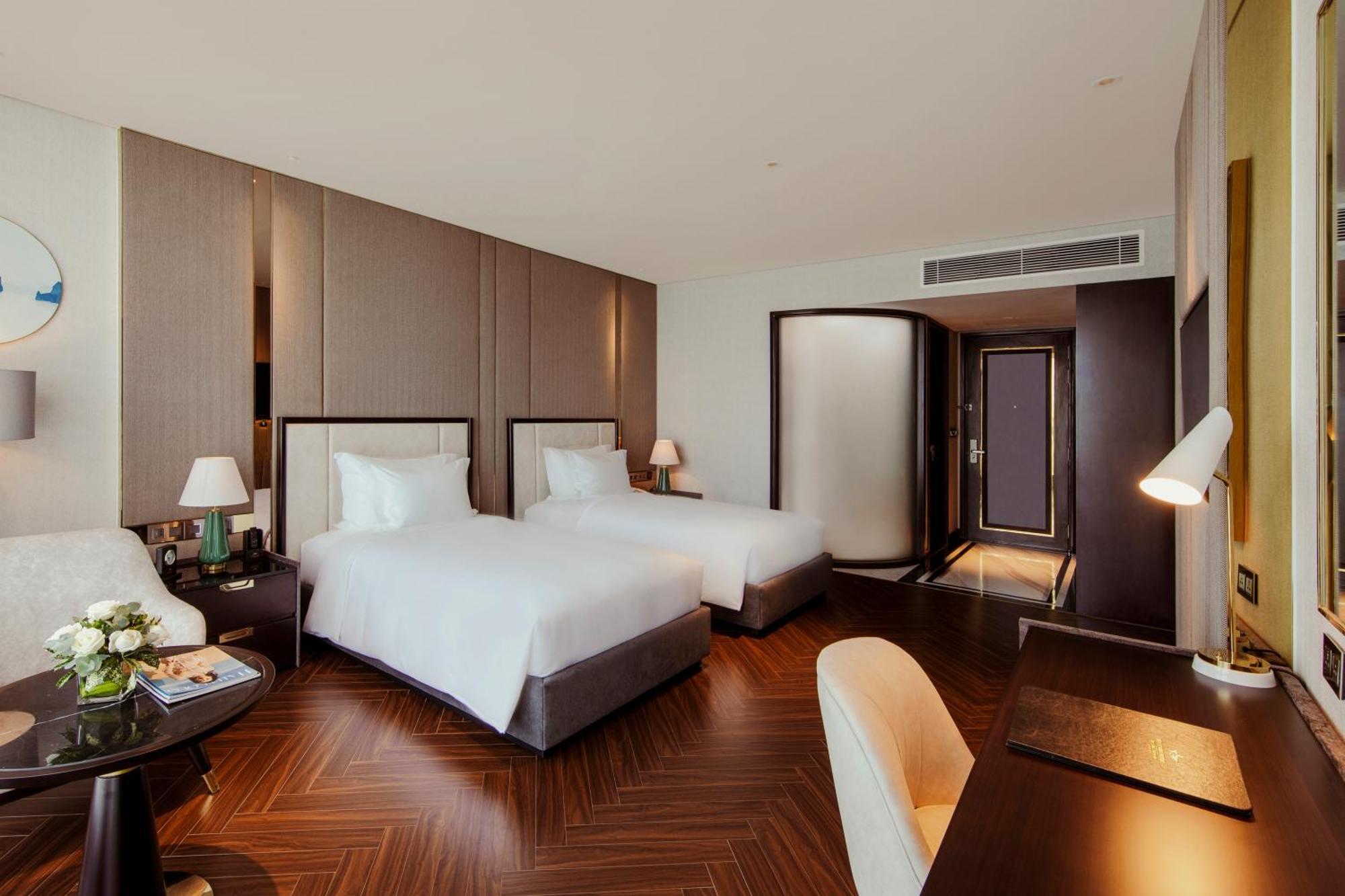 Radisson Blu Bay 5*