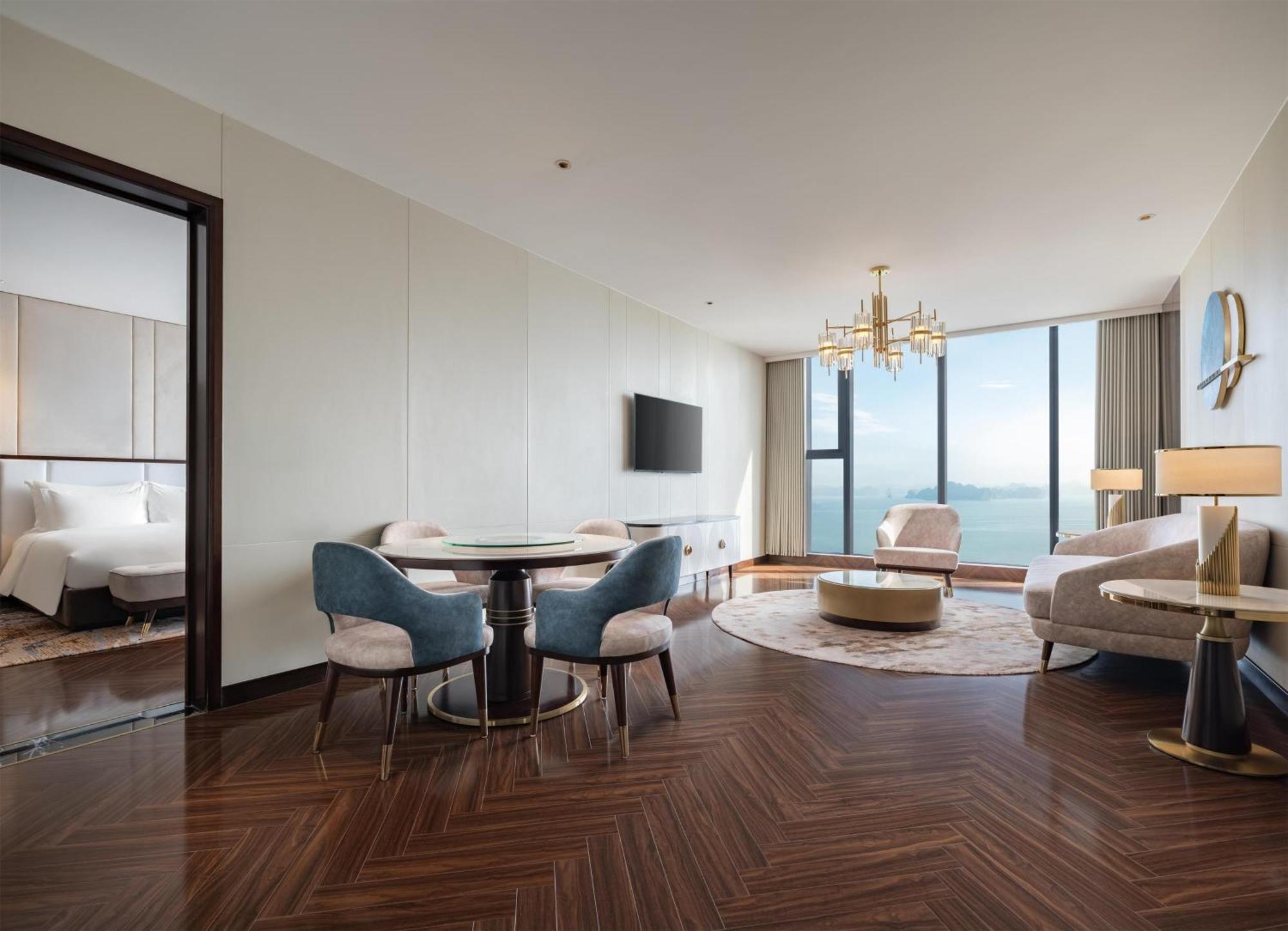 Radisson Blu Bay Отель