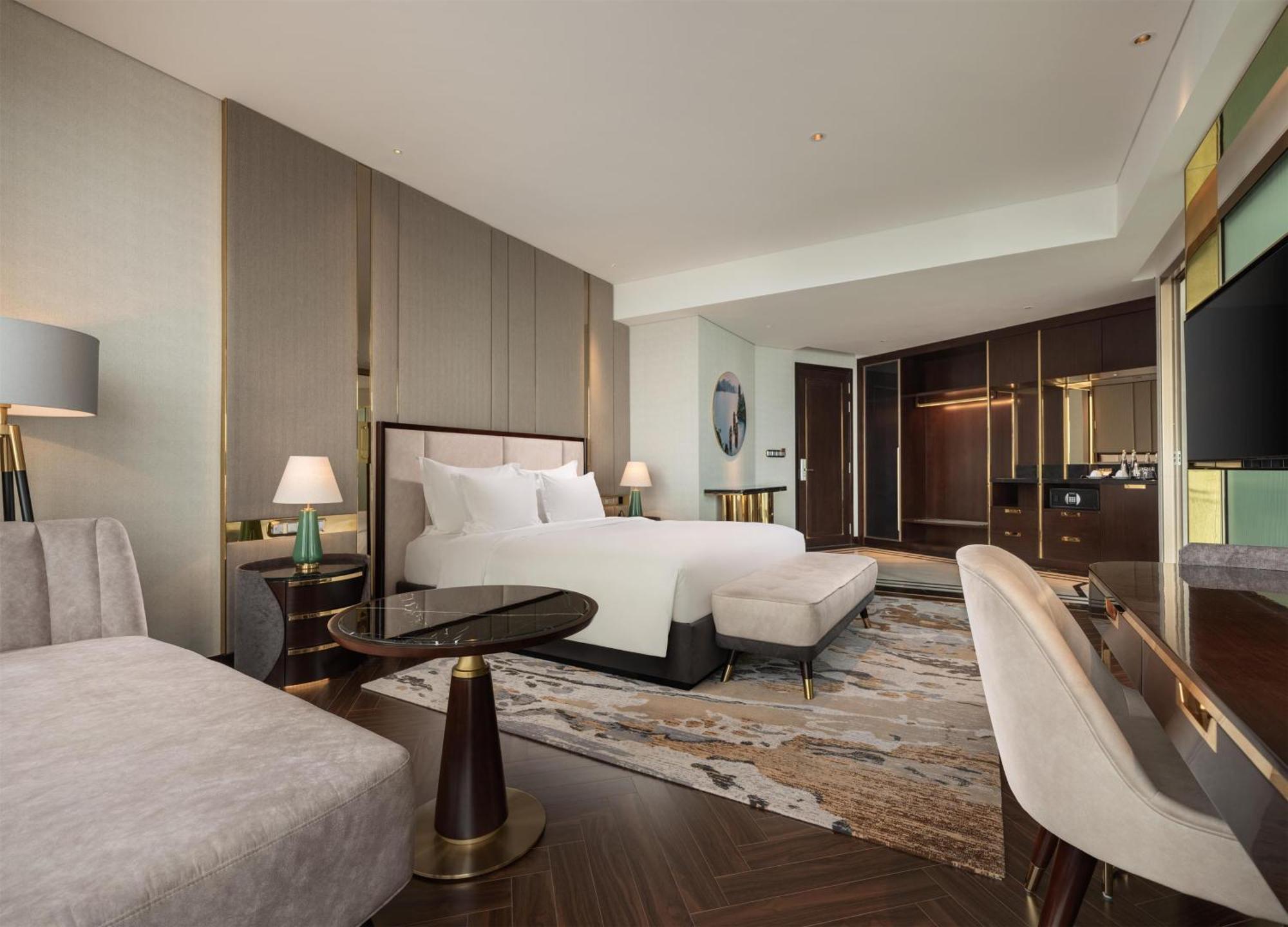 Radisson Blu Bay Отель Халонг